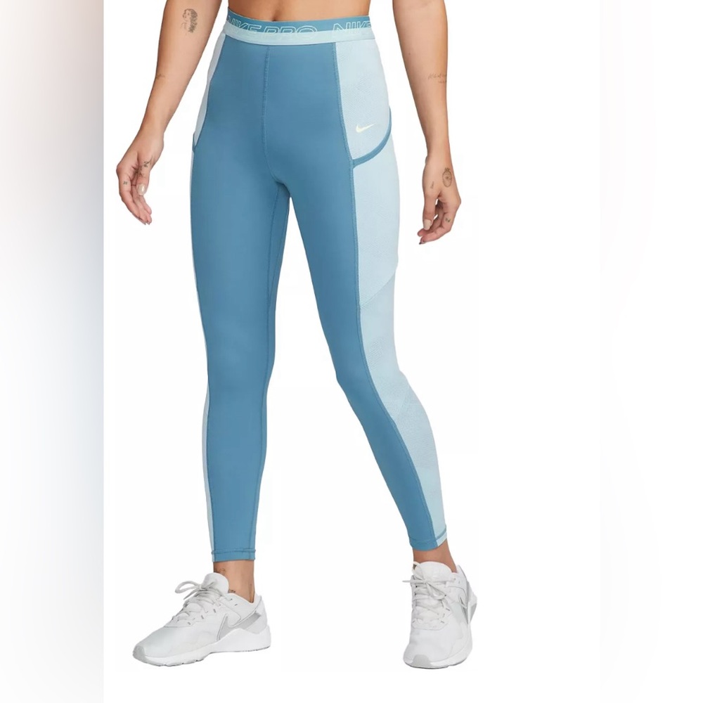 NWT - Nike Women’s Pro High-Waisted 7/8 Training Leggings - Noise Aqua - Size M